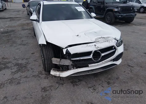 2022 Mercedes-Benz C 300 Sedan z USA, uszkodzony, nr VIN W1KAF4GB2NR037271